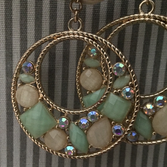 Large earrings - Picture 2 of 2